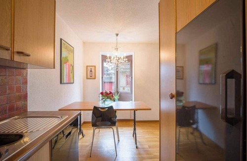 Sandrain Apartment | Central Bern Flat -Balcony & Bundeshaus &Aare View