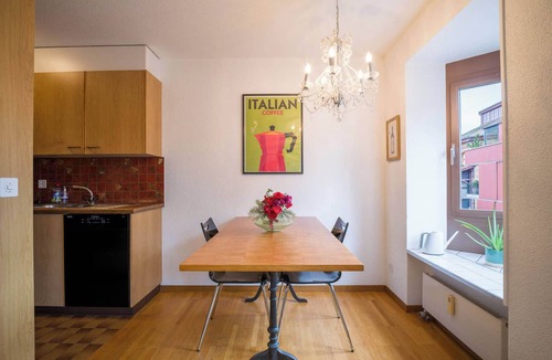 Sandrain Apartment | Central Bern Flat -Balcony & Bundeshaus &Aare View