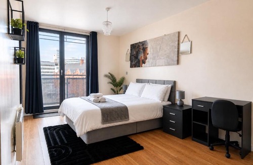 Theatreland Birmingham Apartment | Central Birmingham - Free Parking - City Views