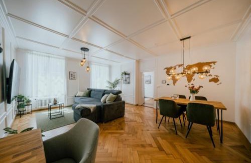 Balliz Apartment | Central Boutique Apartment - Garden with Riveraccess