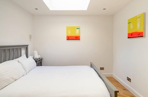 Dalry Apartment | Central, Bright 2 Bed Flat