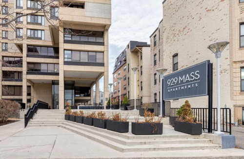 Mid-Cambridge Apartment | Central Cambridge 1BR near restaurants, steps from Train, by Blueground