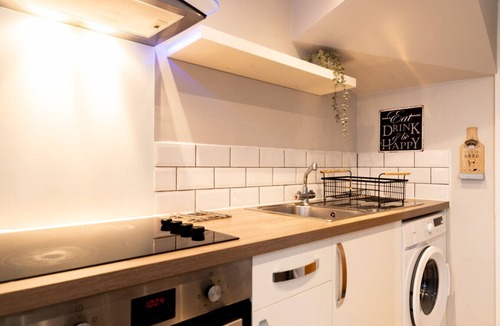 Canton Condo | Central Cardiff 2-Bed Flat Near Stadium