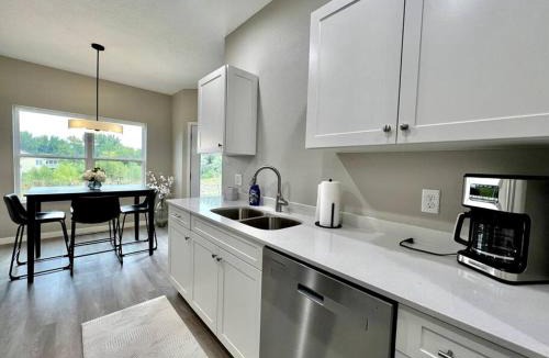 Cedar Falls Apartment | Central Cedar Falls New Construction Townhome!