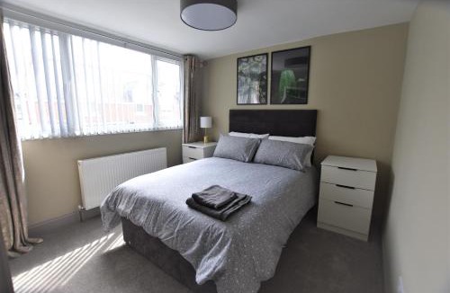 Sunderland House | Central Cheerful Comfortable 3 bedroom home