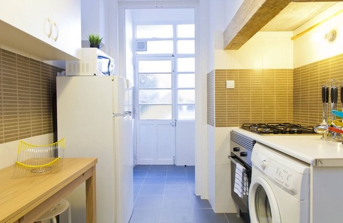 Misericordia Apartment | Central Chiado 2E by Central Hill