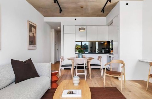 Cremorne Apartment | Central, Chic & Cool Richmond Apt. 2BR. Sleeps 6.