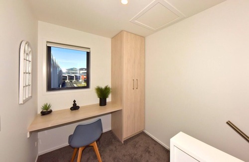 Christchurch City Centre Villa | Central City Townhouse with Balcony
