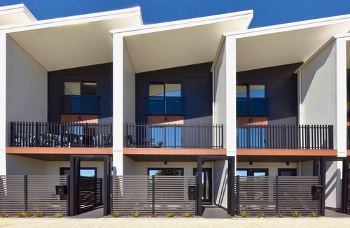Christchurch City Centre Villa | Central City Townhouse with Balcony