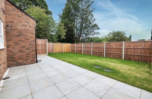 Coventry House | Central, Contractors l Garage & Driveway | Garden