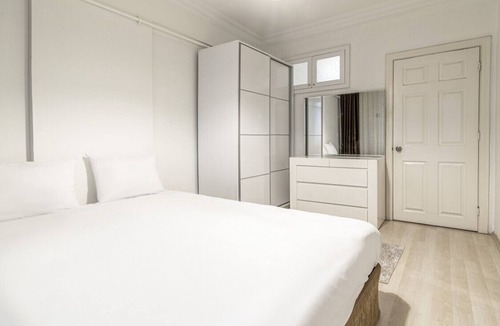 Nisantasi Apartment | Central Cozy Flat 5 min to City's Mall in Sisli