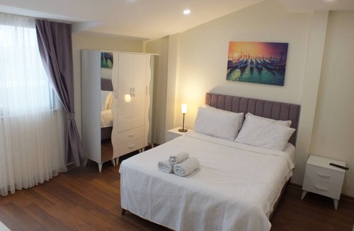 Bakırkoy House | Central cozy flat with terrace & sea view