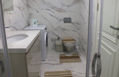 Bakırkoy House | Central cozy flat with terrace & sea view