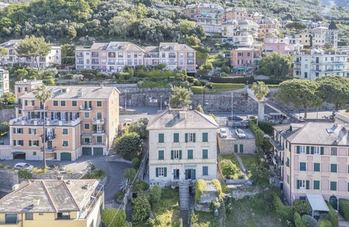 Bogliasco Apartment | Central Cozy Nest With Parking, Bogliasco