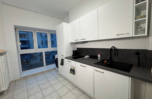 Friedrichstadt House | Central Düsseldorf Apartment: 2 Beds, WiFi, Elevator – Close to Hbf & Fair
