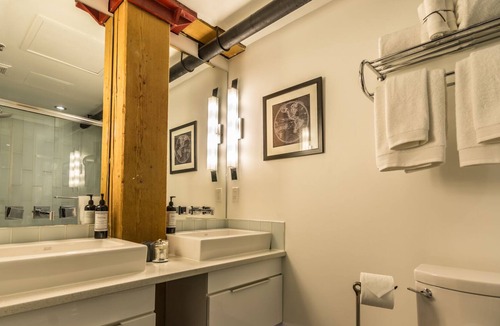 Downtown Edmonton Apartment | Central District J.D. Loft w/ AC, UG Parking