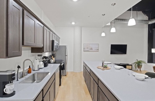 Central Business District Apartment | Central Downtown Apartment - 1BR