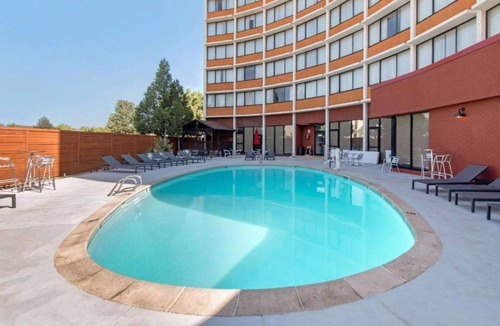 Globeville House | Central Downtown Denver rooms great for groups