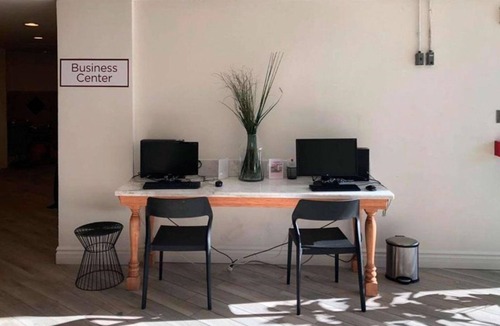 Globeville House | Central Downtown Denver rooms great for groups