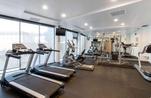 Globeville House | Central Downtown Denver rooms great for groups