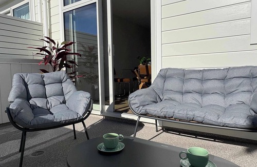 Dunedin City Centre Condo | Central Dunedin Stay with Park Views