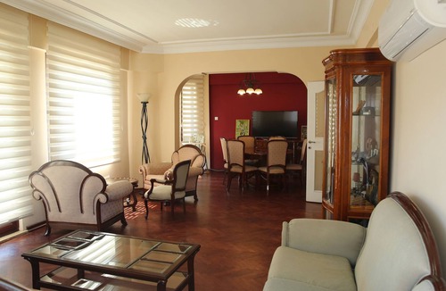 Alanya Apartment | Central Flat w/ Balcony & Sea View, 1 Min to Beach