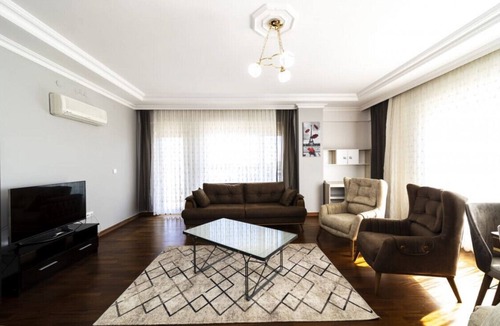 Kundu Apartment | Central Flat w balcony, 5 min to Lara Beach