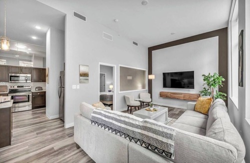 Gateway District Apartment | Central Flat w/Pool & Sauna Gym Heart of DT