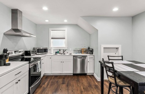 West Central Apartment | Central Fort Wayne Apartment | Triplex Residence