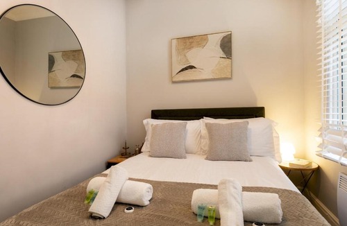Nottingham City Centre Apartment | Central Gem Plush Beds -Walk to Attractions - Pass the Keys