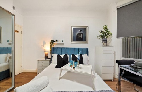 Harrow Apartment | Central Harrow Studios 3mins to station!