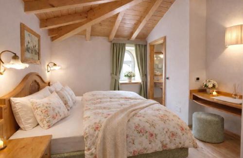 Moena Hotel | Central Heritage Adults Only