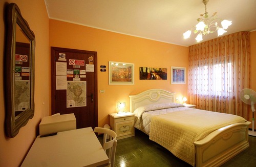 Pacentro Bed & Breakfast | Central historic mansion with castle view