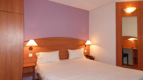 Breche - Prefecture Hotel | Central Hotel