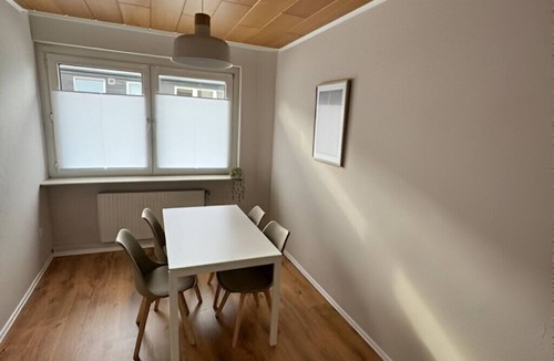 Suedviertel Apartment | Central in Essen! 5 minutes walk from the train station! WH3