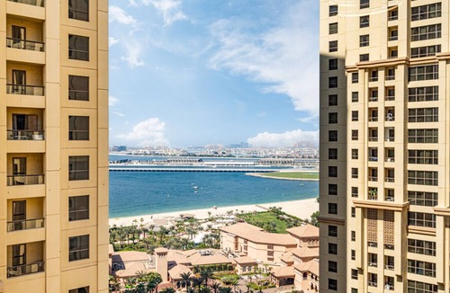 Jumeirah Beach Residence Apartment | Central JBR Home Steps away from the Beach
