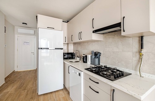 Cumhuriyet Apartment | Central Large Brand New Apartment w/Elevator Near Metro