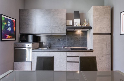 Cagliari Apartment | Central Leonardo da Vinci Holiday Apartment with Air Conditioning and Balcony