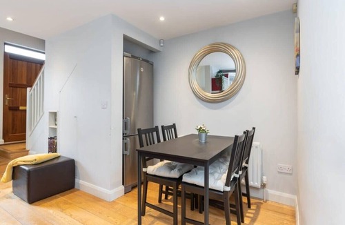 Portobello House | Central Location 2 Bedroom 2 Bathroom Fast WIFI