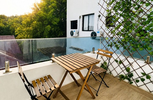 Ciudad Universitaria Apartment | Central location Close to Ocean King Bed