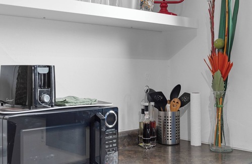 Burnham Park House | 》Central Location/kings beds/Free Parking/WI-FI