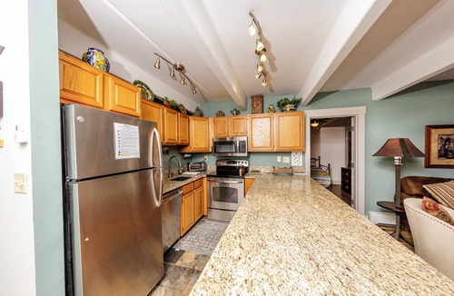 Dillon Condo | Central location to Keystone, Breckenridge and Copper Mtn.
