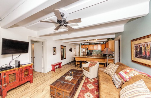 Dillon Condo | Central location to Keystone, Breckenridge and Copper Mtn.