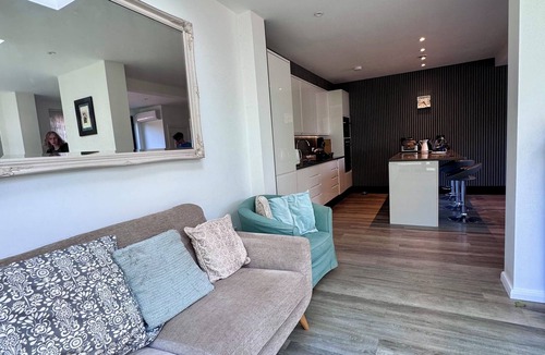 East Finchley House | Central London Tennis Court