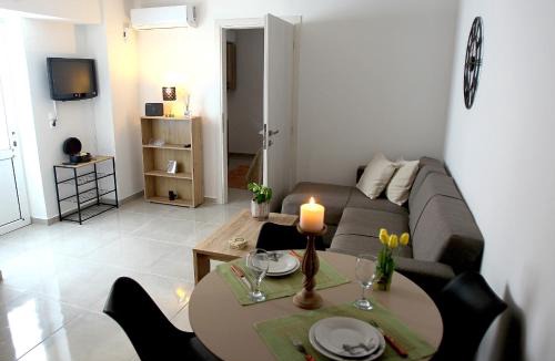Chios Town Apartment | Central Luxury Flat 2