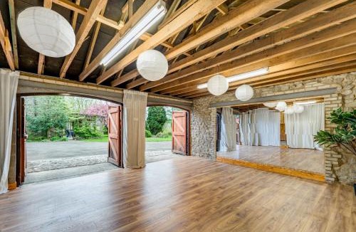 Malham House | Central Malham Wellbeing Escape, 5-bed house with yoga studio