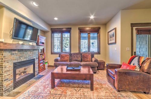 Woodwinds House | Central Mammoth Lakes Townhome ~ 1 Mi to Slopes