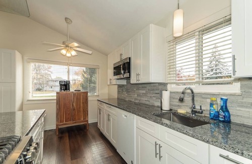 Mentor House | Central Mentor | 5 Beds | 2 Bath | Fenced Yard