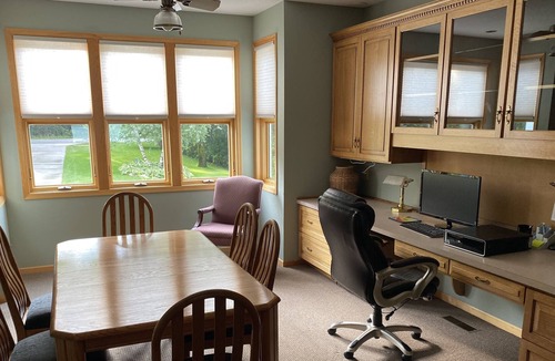 Hutchinson House | Central MN 4romantic ensuites jacuzzi beach sunset views pontoon handicap acc.