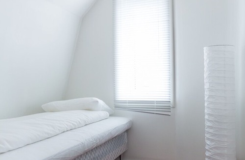 Alesund Apartment | Central modern penthouse apt w / parking incl.